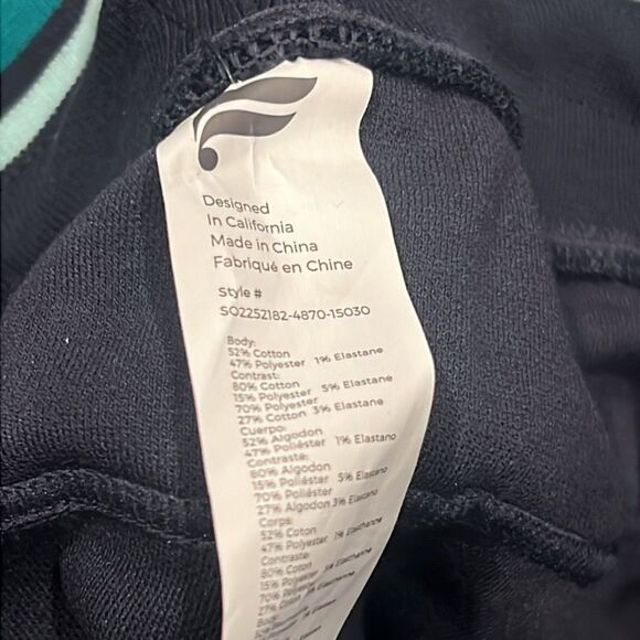 Fabletics The Lafayette Shorts size M NWT classic navy perfect for training - Picture 11 of 11